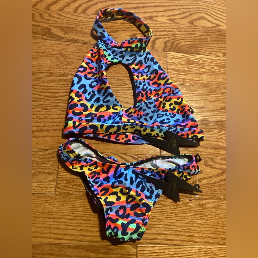 NWT Cleo the Hurricane leopard set